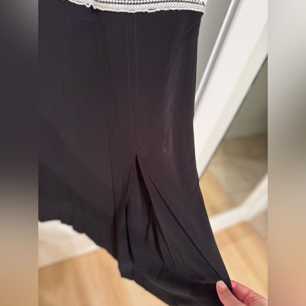 Tory Burch Black Dress with White Sequin Embroidery Detailing - Picture 4 of 6